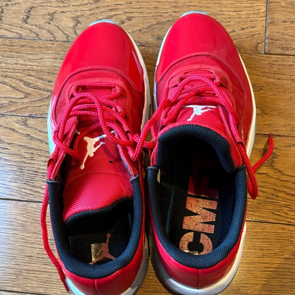 Nike Air Jordan 11 Mids Red size 11 like new - Picture 7 of 16